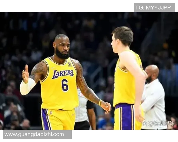 热火与湖人近期交锋比分回顾及比赛精彩瞬间分析